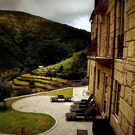 Feriegård Fandega House - Rural Tourism Loriga