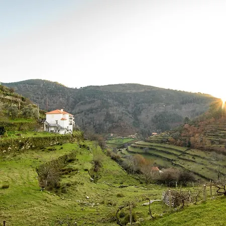 Fandega House - Rural Tourism Farm stay *