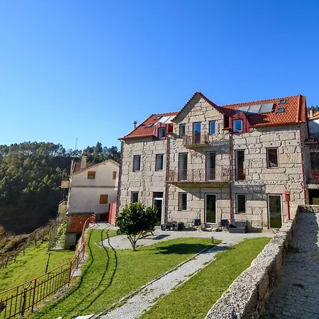Fandega House - Rural Tourism Farm stay Loriga